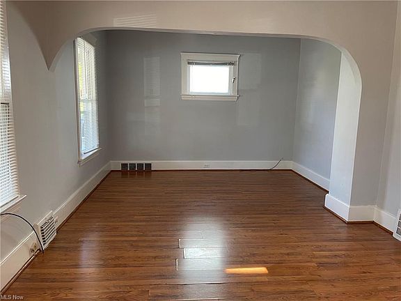 4th image of 7820 Dorver Ave