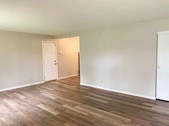 3rd image of 3107 N Huber St