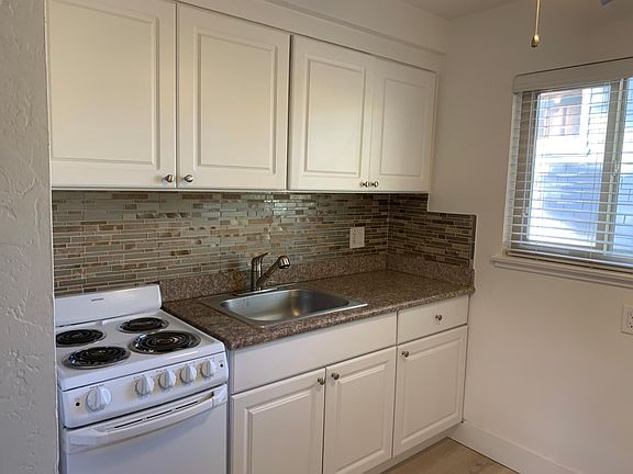 2nd image of 2711 P St APT 01
