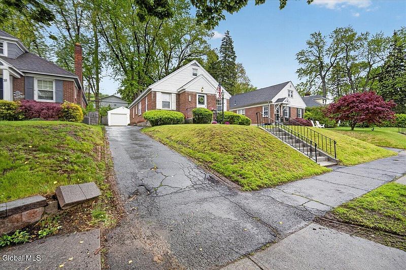 4th image of 36 Pointview Drive