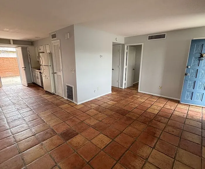 3208 E Almartin St #3220 — Photo 6