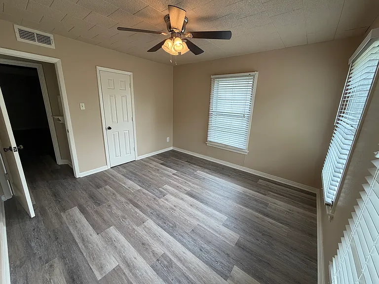 813 Beckley St — Photo 5