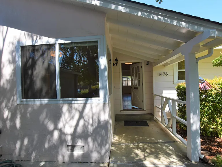1476 Bedford Ave — Photo 20