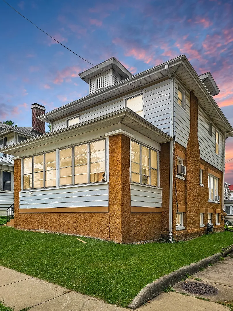 410 N McLean St photo 1