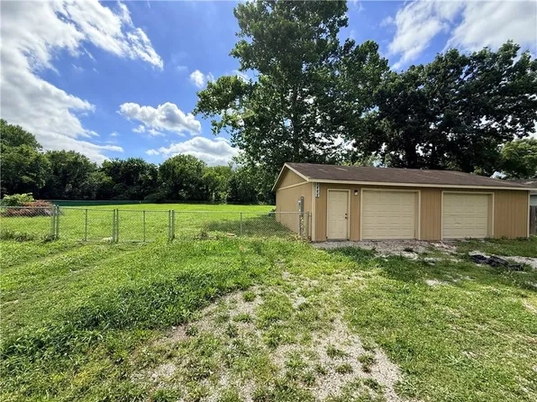 9800 Noland Rd, Kansas City, MO 64138