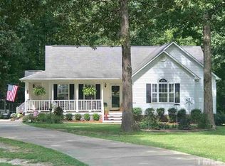 16 Polaris Dr, Fuquay Varina, NC 27526