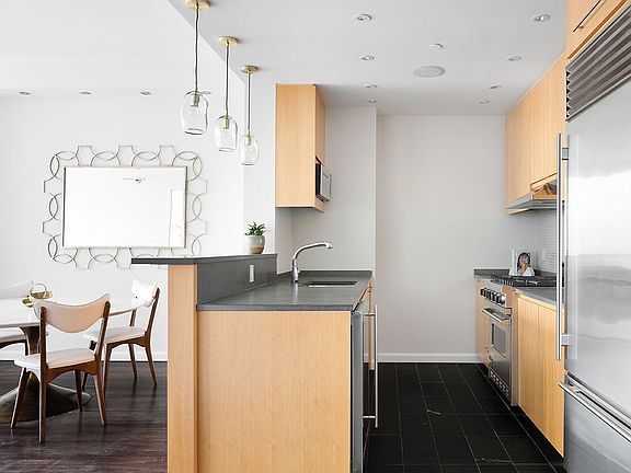 4th image of 255 Hudson St APT 7A