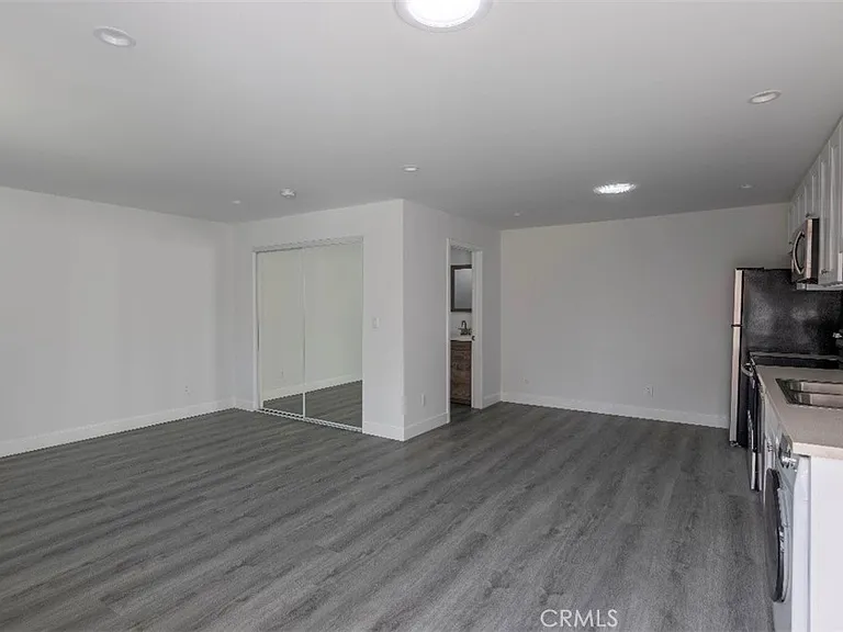 23017 Gilmore St — Photo 5