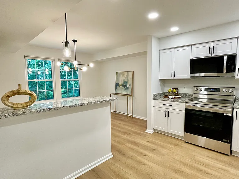 3 Pickering Ct #102 — Photo 9