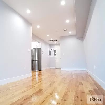 3rd image of 586 Bainbridge St #3
