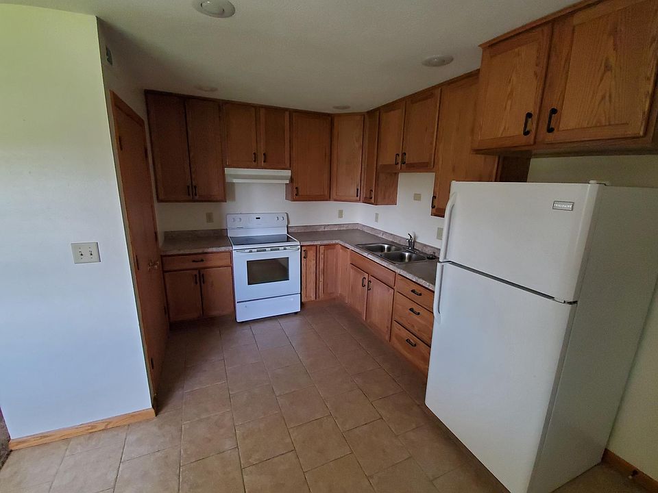 2nd image of 1503 Glenmore Dr #103