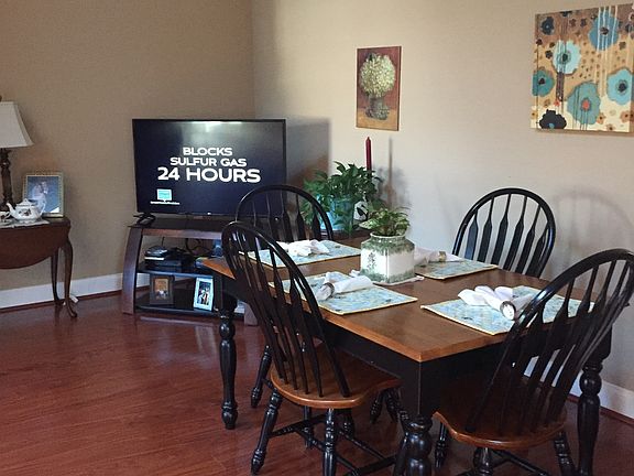 3rd image of 1246 Doulton Cir