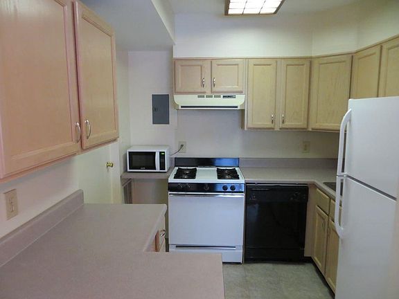 4th image of 205 N West St APT D