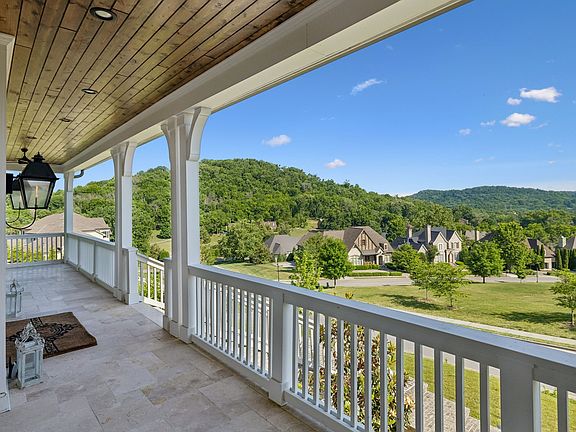 3rd image of 1019 Stockett Dr