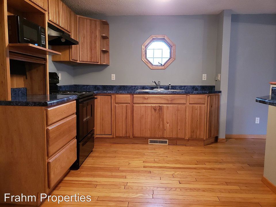 1st image of 205 5th Ave S Ste 324