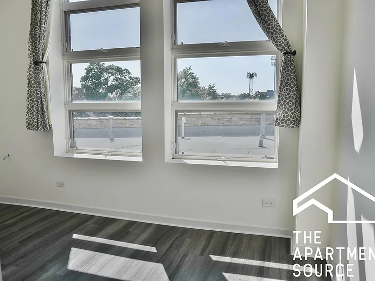 2401 W North Ave #303 — Photo 10