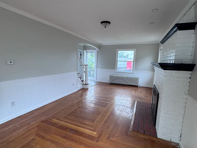 44 Lambert St #1 — Photo 10