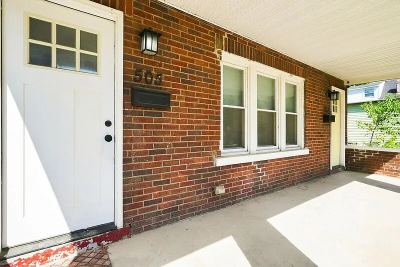3 bed, 1.0 bath, $1,325 — Photo 2