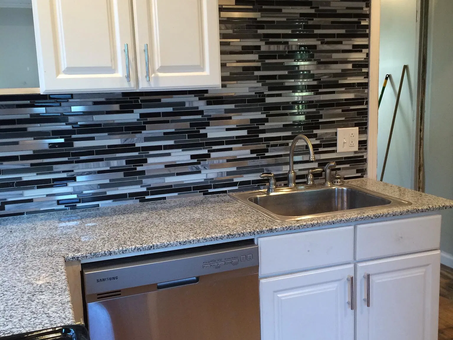 157 Loring Ave — Photo 3