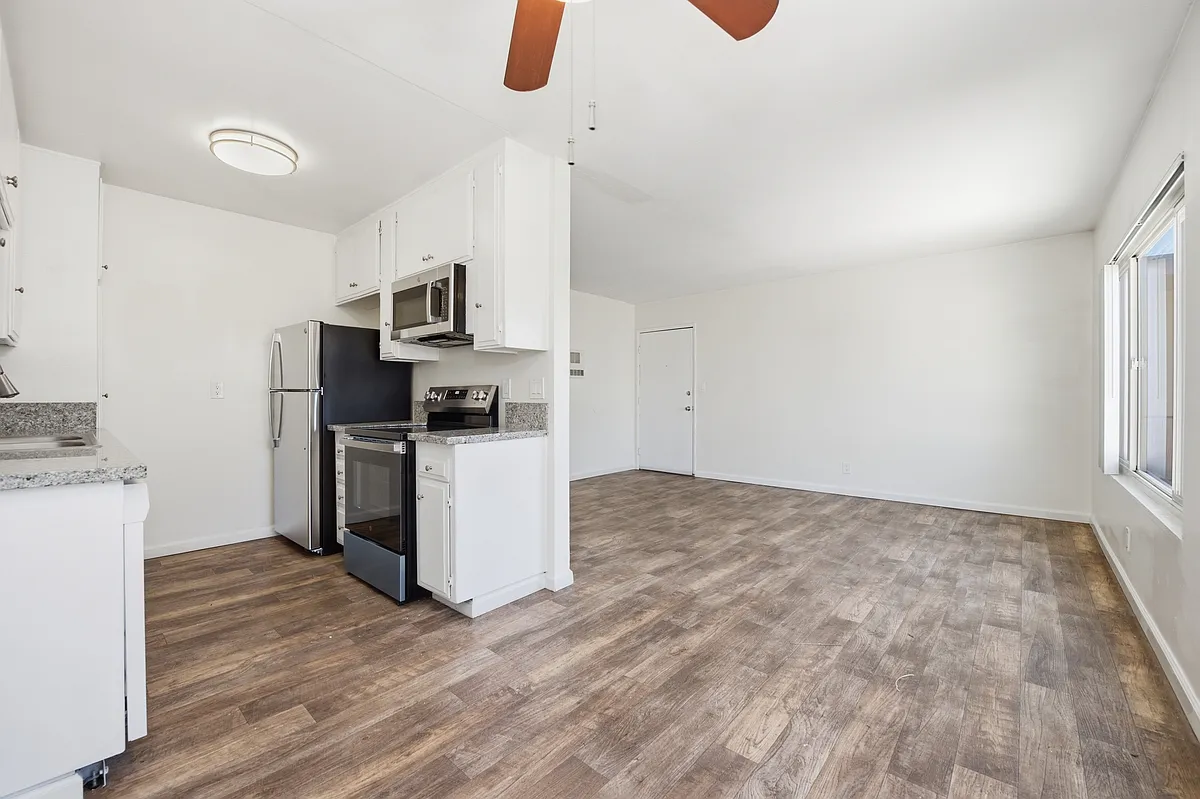 Building Photo - 635 Emory St #8