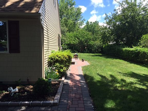 2nd image of 3 Birchgrove Dr