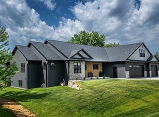 805 E Evergreen Dr, Kaukauna, WI 54130