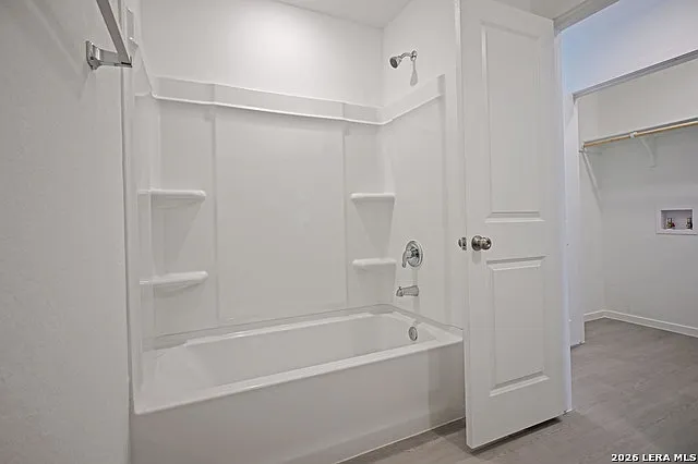 2411 Shady Grv — Photo 5