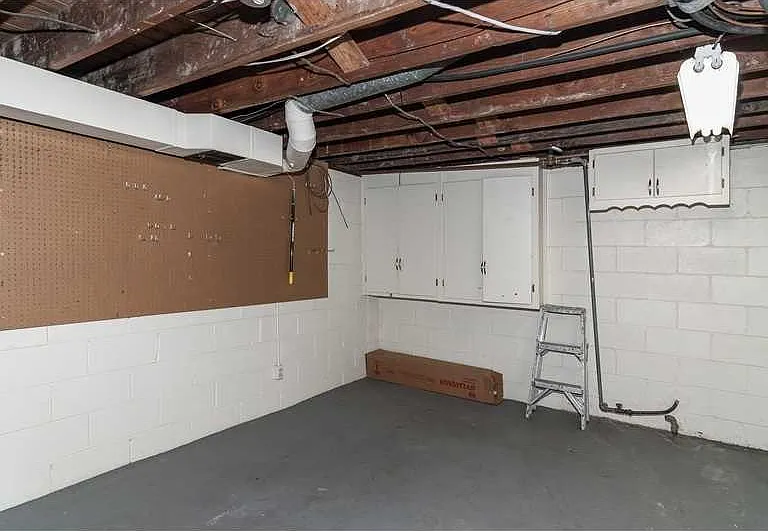 1109 N Downey Ave — Photo 18