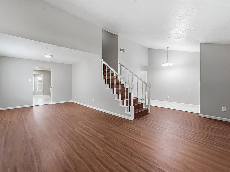 2042 Bridge Cross Ln — Photo 5
