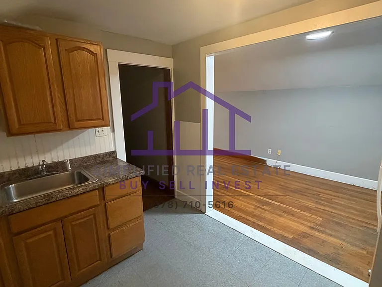 102 Central St #5 — Photo 3