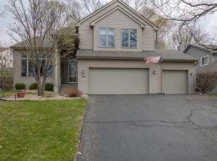 7163 Sunshine Dr, Eden Prairie, MN 55346