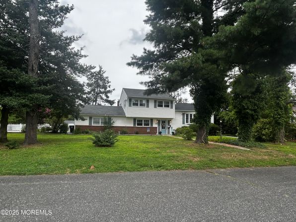 12 Winston Dr