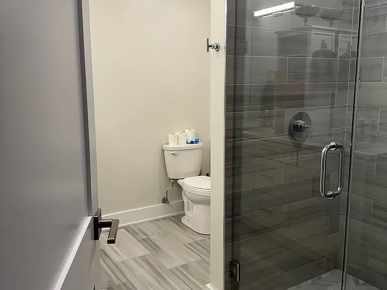 4405 N Artesian Ave #205 — Photo 24