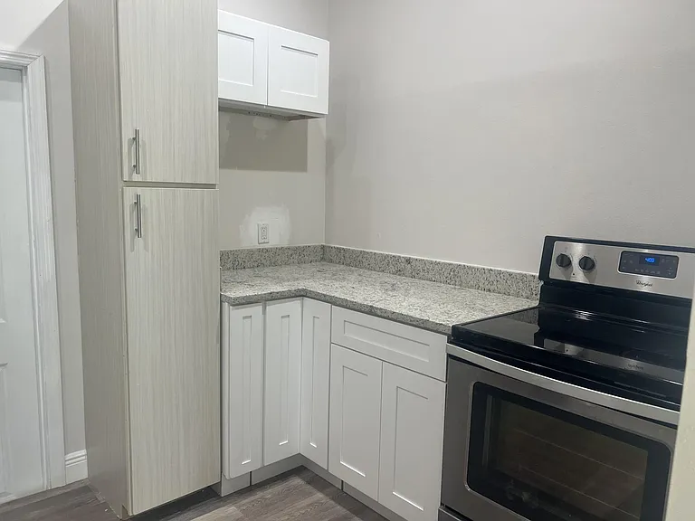 1702 2nd Ave E #1 — Photo 2