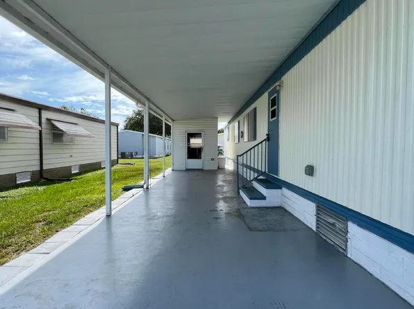 843 Hyacinth Cir, Barefoot Bay, FL 32976