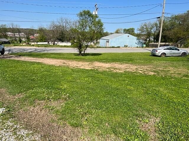 2nd image of 000 1110 Lincoln Avenue