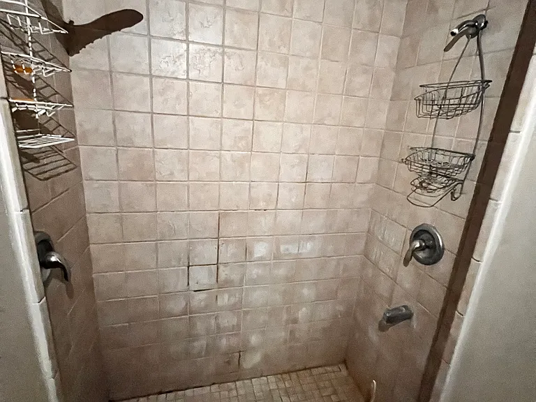 505 W Wyoming Ave #1 — Photo 8