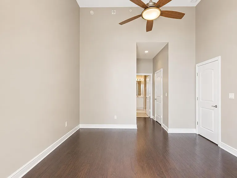 701 S Olive Ave #303 — Photo 11