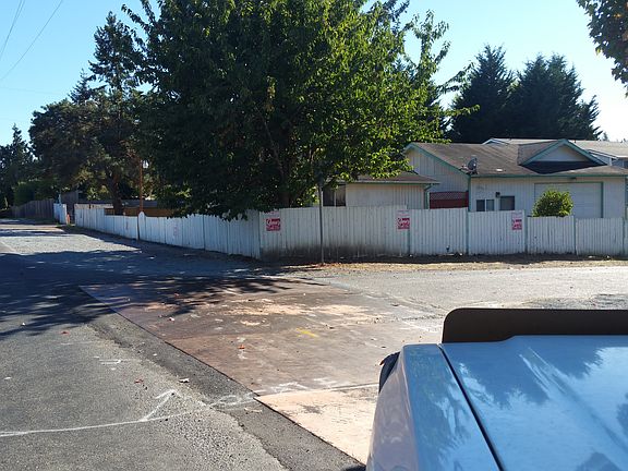 4th image of 10002 A St S #10006