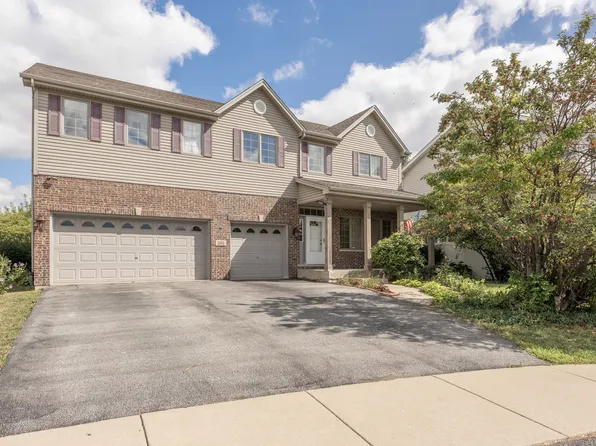 2000 Astor Ln, Addison, IL 60101
