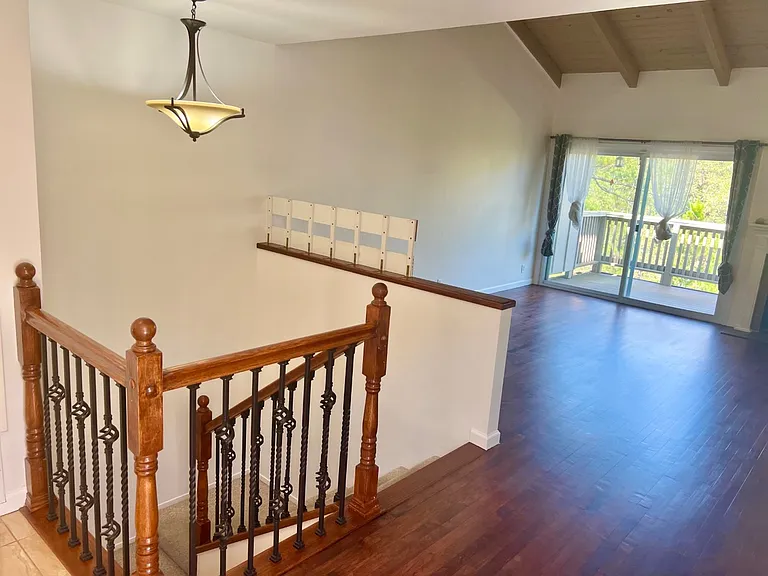 37 Creekridge Ct — Photo 3