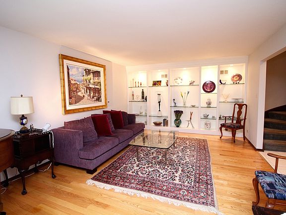 5th image of 1121 Brassie Ave