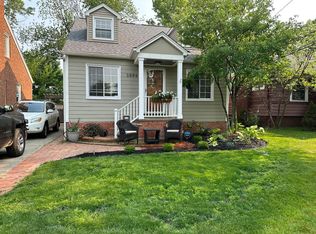 3894 Parkdale Rd, Cleveland Heights, OH 44121