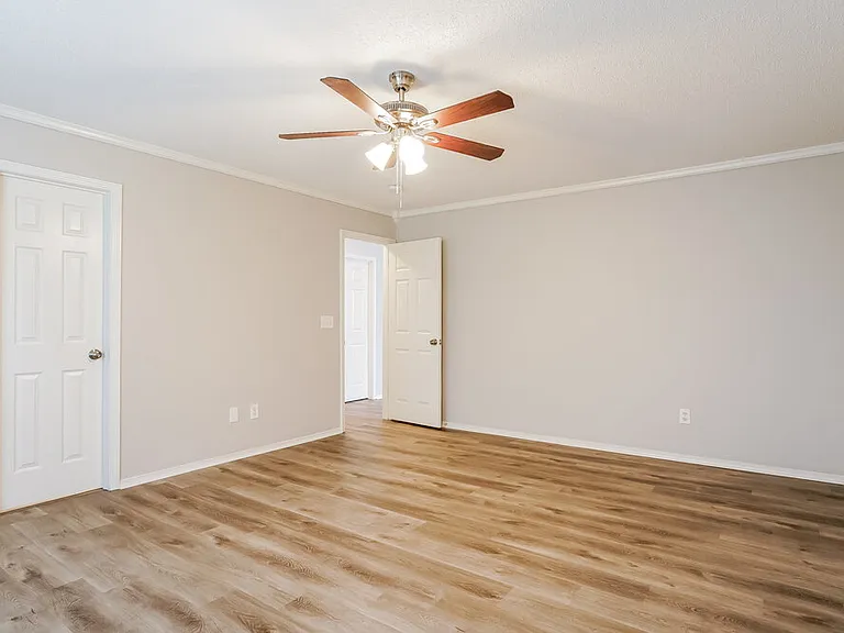 1024 Mailwood Dr — Photo 12