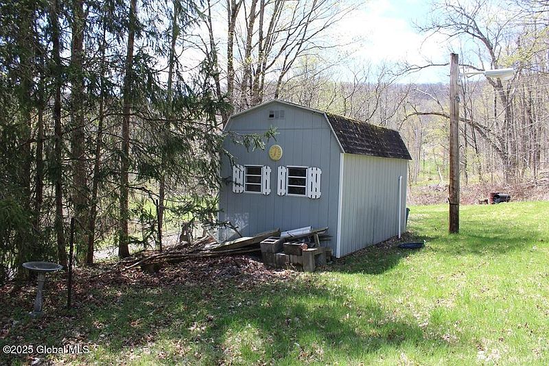 5th image of 489 Ten Eyck Road