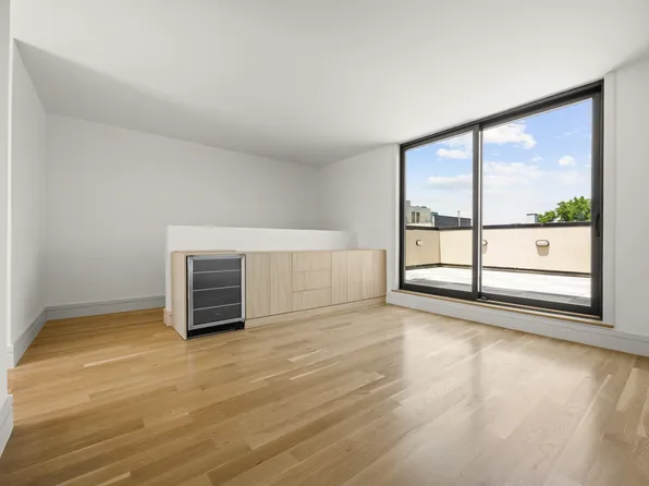 966 Bergen Street image 29 of 35