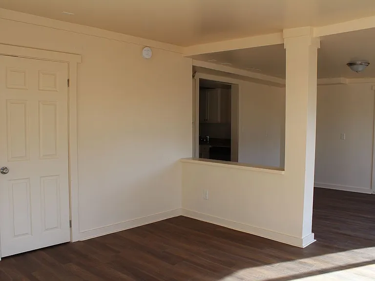 Recently renovated | Bay window | Walkable | Washer/Dryer combo in unit — Photo 8