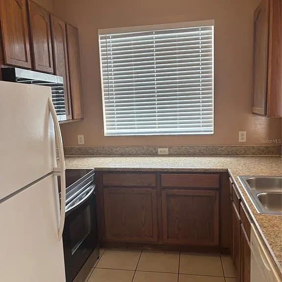 7415 Lago De Oro #B-4 — Photo 4