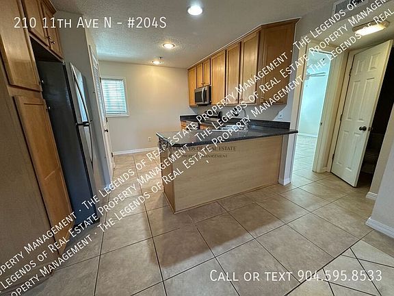 5th image of 210 11th Ave N APT 204S