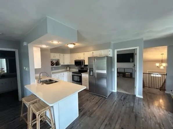 200 West Clover Lane, Cottage Grove, WI 53527